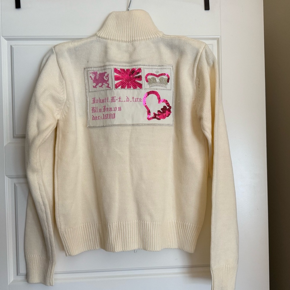 BLUOLTRE Cream Sweater with Pink Graphic Patches. Italian brand!